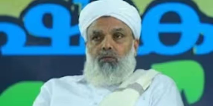 സമസ്ത മുശാവറ അംഗം ഉമർ ഫൈസിക്കെതിരെ പോലീസ് കേസെടുത്തു ; ജാമ്യമില്ലാ കുറ്റം ചുമത്തി സമസ്ത മുശാവറ അംഗം ഉമർ ഫൈസിക്കെതിരെ പോലീസ് കേസെടുത്തു ; ജാമ്യമില്ലാ കുറ്റം ചുമത്തി