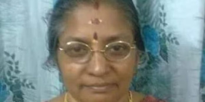 ട്രെയിനിൽ നിന്ന് ഇറങ്ങുന്നതിനിടെ കാൽവഴുതി പാളത്തിൽ വീണു : 69കാരി മരിച്ചു ട്രെയിനിൽ നിന്ന് ഇറങ്ങുന്നതിനിടെ കാൽവഴുതി പാളത്തിൽ വീണു : 69കാരി മരിച്ചു