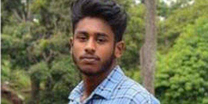 വാഹനാപകടത്തിൽ 22 കാരന് ദാരുണാന്ത്യം വാഹനാപകടത്തിൽ 22 കാരന് ദാരുണാന്ത്യം