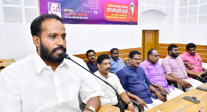 മനുഷ്യത്വമുള്ളവർക്ക് മൗനിയായിരിക്കാൻ കഴിയില്ല- ജോയിന്റ് കൗൺസിൽ മനുഷ്യത്വമുള്ളവർക്ക് മൗനിയായിരിക്കാൻ കഴിയില്ല- ജോയിന്റ് കൗൺസിൽ