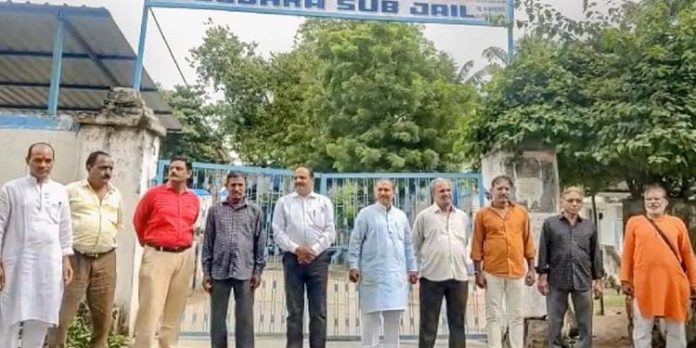 ബിൽക്കിസ് ബാനോ കേസ് ; പ്രതികൾ കീഴടങ്ങി ബിൽക്കിസ് ബാനോ കേസ് ; പ്രതികൾ കീഴടങ്ങി
