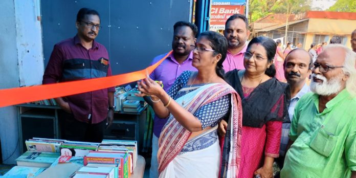 പന്തളം പുസ്തകോത്സവം ഉദ്ഘാടനം ചെയ്തു പന്തളം പുസ്തകോത്സവം ഉദ്ഘാടനം ചെയ്തു