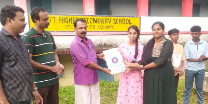 നാഷണല് സര്വ്വീസ് സ്കീമിന്റെ സപ്തദിന സഹവാസ ക്യാമ്പിൻ്റെ ഭാഗമായി കൈയ്യെഴുത്ത് മാസിക പ്രകാശനം ചെയ്തു നാഷണല് സര്വ്വീസ് സ്കീമിന്റെ സപ്തദിന സഹവാസ ക്യാമ്പിൻ്റെ ഭാഗമായി കൈയ്യെഴുത്ത് മാസിക പ്രകാശനം ചെയ്തു