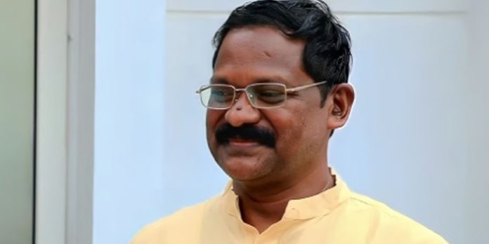 ഛത്തീസ്ഗഡ് മുൻ മന്ത്രിയുടെ വസതിയിൽ ആദായ നികുതി റെയ്ഡ് ഛത്തീസ്ഗഡ് മുൻ മന്ത്രിയുടെ വസതിയിൽ ആദായ നികുതി റെയ്ഡ്