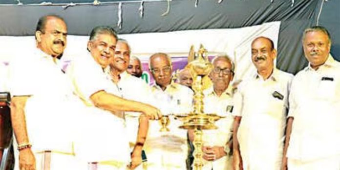 പെരുങ്കുളം പാടത്തെ നഗരസഭാ സ്റ്റേഡിയം നിർമാണം വൈകാതെ പുനരാരംഭിക്കാൻ കഴിയുമെന്ന് മന്ത്രി സജി ചെറിയാൻ പെരുങ്കുളം പാടത്തെ നഗരസഭാ സ്റ്റേഡിയം നിർമാണം വൈകാതെ പുനരാരംഭിക്കാൻ കഴിയുമെന്ന് മന്ത്രി സജി ചെറിയാൻ