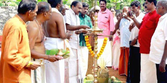 കല്ലിശ്ശേരി ഉമയാറ്റുകര വെട്ടിക്കോട്ടിൽ ഭദ്രകളി ക്ഷേത്രത്തിലെ ശിലാഫലകത്തിന്റെ ഉദ്ഘാടനം നടന്നു കല്ലിശ്ശേരി ഉമയാറ്റുകര വെട്ടിക്കോട്ടിൽ ഭദ്രകളി ക്ഷേത്രത്തിലെ ശിലാഫലകത്തിന്റെ ഉദ്ഘാടനം നടന്നു