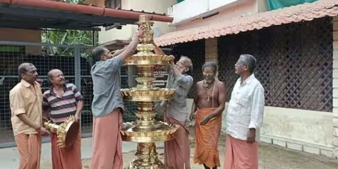 അമേരിക്കയിലെ അമ്പലത്തിലേക്ക് വഴിപാടായി കൂറ്റൻ ദീപസ്തംഭം അമേരിക്കയിലെ അമ്പലത്തിലേക്ക് വഴിപാടായി കൂറ്റൻ ദീപസ്തംഭം