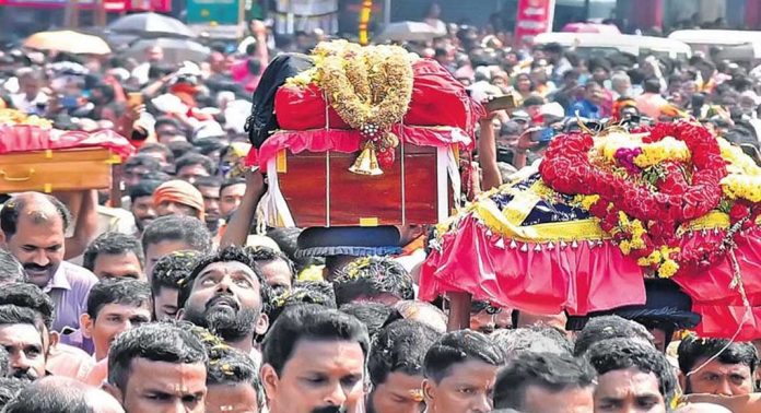 തിരുവാഭരണ ഘോഷയാത്രാ സംഘം 24ന് പന്തളത്ത് തിരിച്ചെത്തും തിരുവാഭരണ ഘോഷയാത്രാ സംഘം 24ന് പന്തളത്ത് തിരിച്ചെത്തും