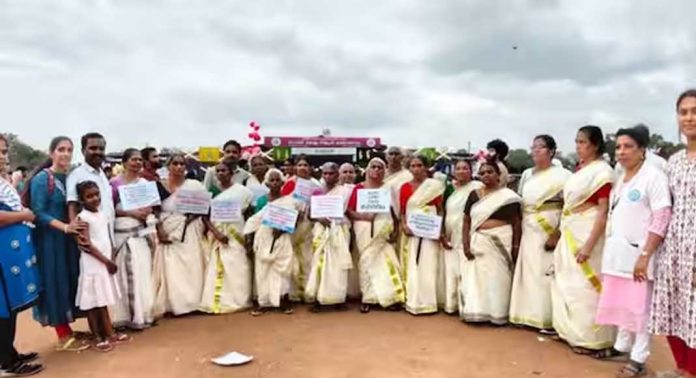 മാതാപിതാക്കളെ ആരും ഉപേക്ഷിക്കരുത് ; സന്ദേശവുമായി പത്തനാപുരം ഗാന്ധിഭവന് അഭയകേന്ദ്രത്തിലെ 20 അമ്മമാര് മാതാപിതാക്കളെ ആരും ഉപേക്ഷിക്കരുത് ; സന്ദേശവുമായി പത്തനാപുരം ഗാന്ധിഭവന് അഭയകേന്ദ്രത്തിലെ 20 അമ്മമാര്