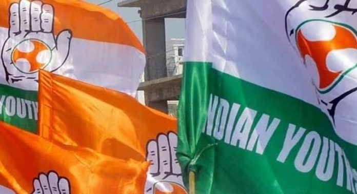 എറണാകുളത്ത് മാധ്യമപ്രവർത്തകനെ മർദിച്ചു ; പിന്നാലെ നേതാക്കളെ പുറത്താക്കി യൂത്ത് കോൺഗ്രസ് എറണാകുളത്ത് മാധ്യമപ്രവർത്തകനെ മർദിച്ചു ; പിന്നാലെ നേതാക്കളെ പുറത്താക്കി യൂത്ത് കോൺഗ്രസ്