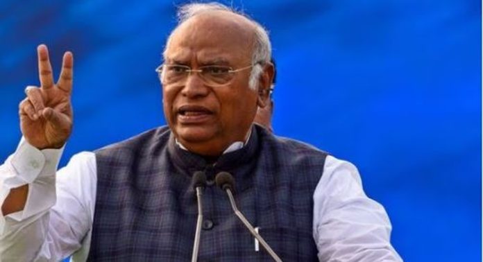 ലോക്സഭ തെരഞ്ഞെടുപ്പ് ; ഇന്ത്യമുന്നണിയിലെ പാർട്ടികളുമായി ധാരണയിലെത്തിയെന്ന് ഖാർഗെ ലോക്സഭ തെരഞ്ഞെടുപ്പ് ; ഇന്ത്യമുന്നണിയിലെ പാർട്ടികളുമായി ധാരണയിലെത്തിയെന്ന് ഖാർഗെ