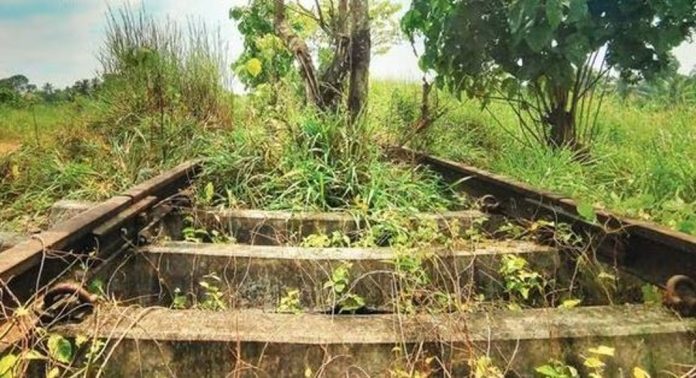 ശബരി റെയില്പദ്ധതിക്ക് അനുവദിച്ച 100 കോടിരൂപ റെയില്വേ ബോര്ഡിലേക്ക് മടക്കി ശബരി റെയില്പദ്ധതിക്ക് അനുവദിച്ച 100 കോടിരൂപ റെയില്വേ ബോര്ഡിലേക്ക് മടക്കി