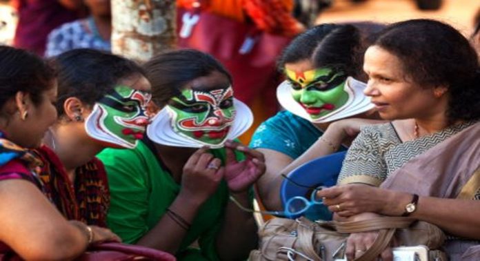 സംസ്ഥാന സ്കൂൾ കലോത്സവം ; ഇന്ന് കൊടിയിറങ്ങും, പോയിന്റ് നിലയിൽ കോഴിക്കോട് മുന്നിൽ, കണ്ണൂരും, പാലക്കാടും തൊട്ട് പിന്നിൽ സംസ്ഥാന സ്കൂൾ കലോത്സവം ; ഇന്ന് കൊടിയിറങ്ങും, പോയിന്റ് നിലയിൽ കോഴിക്കോട് മുന്നിൽ, കണ്ണൂരും, പാലക്കാടും തൊട്ട് പിന്നിൽ