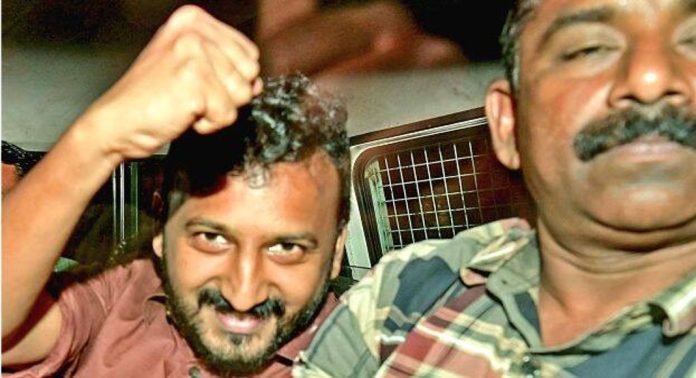 രാഹുൽ മാങ്കൂട്ടത്തിലിനെ അറസ്റ്റ് ചെയ്ത നടപടി ; സെഷൻസ് കോടതിയിൽ അപ്പീൽ നൽകാൻ ഒരുങ്ങി കോൺഗ്രസ് രാഹുൽ മാങ്കൂട്ടത്തിലിനെ അറസ്റ്റ് ചെയ്ത നടപടി ; സെഷൻസ് കോടതിയിൽ അപ്പീൽ നൽകാൻ ഒരുങ്ങി കോൺഗ്രസ്