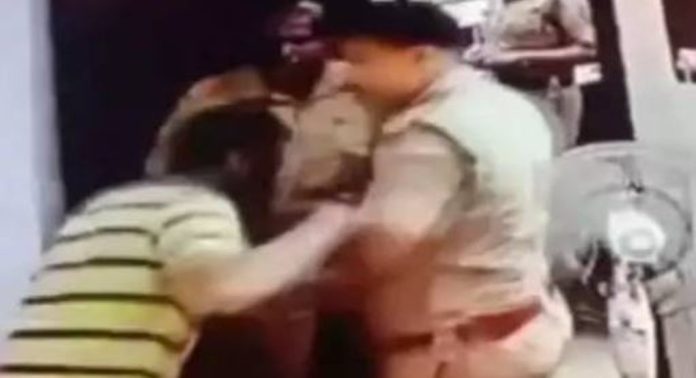 പോലീസ് മർദനത്തിന്റെ സിസിടിവി ദൃശ്യങ്ങൾ ചോർന്ന സംഭവം ; അന്വേഷണം ആരംഭിച്ചു പോലീസ് മർദനത്തിന്റെ സിസിടിവി ദൃശ്യങ്ങൾ ചോർന്ന സംഭവം ; അന്വേഷണം ആരംഭിച്ചു