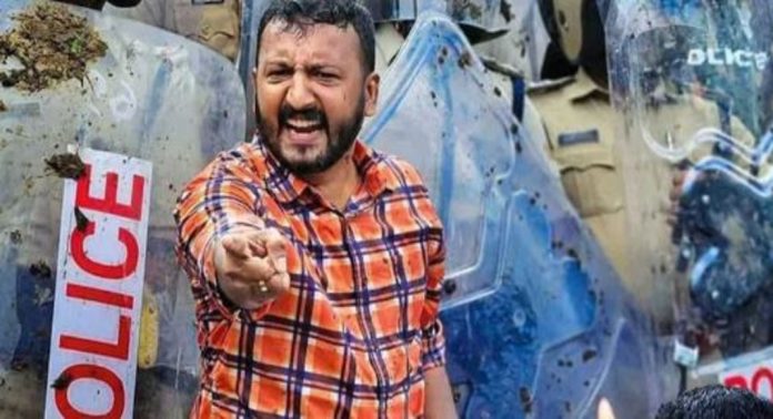 കൊടുംകുറ്റവാളിയെ പോലെ അറസ്റ്റ് ചെയ്തു, മെഡിക്കൽ റിപ്പോര്ട്ടിൽ ഉയര്ന്ന ബിപി രേഖപ്പെടുത്തിയില്ല ; പരാതികളും പരിഭവങ്ങളുമായി രാഹുൽ മാങ്കൂട്ടത്തിൽ കൊടുംകുറ്റവാളിയെ പോലെ അറസ്റ്റ് ചെയ്തു, മെഡിക്കൽ റിപ്പോര്ട്ടിൽ ഉയര്ന്ന ബിപി രേഖപ്പെടുത്തിയില്ല ; പരാതികളും പരിഭവങ്ങളുമായി രാഹുൽ മാങ്കൂട്ടത്തിൽ