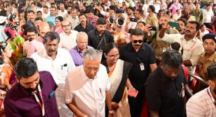 നവകേരള സദസ്സിലെ പരാതി പരിഹാരത്തിൽ മെല്ലെപ്പോക്ക് ; പരാതികള് പരിഹരിച്ചത് 13.48 ശതമാനം മാത്രം നവകേരള സദസ്സിലെ പരാതി പരിഹാരത്തിൽ മെല്ലെപ്പോക്ക് ; പരാതികള് പരിഹരിച്ചത് 13.48 ശതമാനം മാത്രം