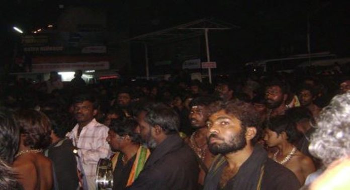 മകരജ്യോതി ദർശനം ; ഇന്നലെ പുല്ലുമേട്ടിലെത്തിയത് 6500 ലേറെ പേർ മകരജ്യോതി ദർശനം ; ഇന്നലെ പുല്ലുമേട്ടിലെത്തിയത് 6500 ലേറെ പേർ