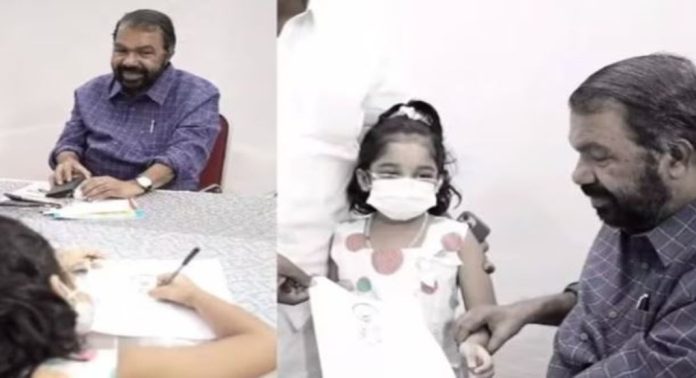 കലോത്സവ വേദിയില് വിദ്യാഭ്യാസ മന്ത്രിയുടെ ചിത്രം വരച്ച് കൊച്ചുമിടുക്കി ; പിന്നാലെ അഭിനന്ദിച്ച് മന്ത്രി വി ശിവൻകുട്ടി കലോത്സവ വേദിയില് വിദ്യാഭ്യാസ മന്ത്രിയുടെ ചിത്രം വരച്ച് കൊച്ചുമിടുക്കി ; പിന്നാലെ അഭിനന്ദിച്ച് മന്ത്രി വി ശിവൻകുട്ടി