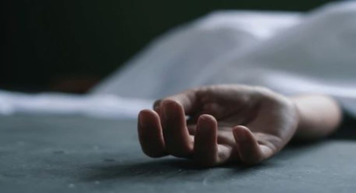 കാട്ടാക്കടയിൽ യുവാവിനെ തോട്ടിൽ മരിച്ച നിലയിൽ കണ്ടെത്തി കാട്ടാക്കടയിൽ യുവാവിനെ തോട്ടിൽ മരിച്ച നിലയിൽ കണ്ടെത്തി