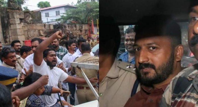 അറസ്റ്റിലായ രാഹുൽ മാങ്കൂട്ടത്തിന്റെ ജാമ്യാപേക്ഷ ഇന്ന് ജില്ലാ കോടതി പരിഗണിക്കും അറസ്റ്റിലായ രാഹുൽ മാങ്കൂട്ടത്തിന്റെ ജാമ്യാപേക്ഷ ഇന്ന് ജില്ലാ കോടതി പരിഗണിക്കും