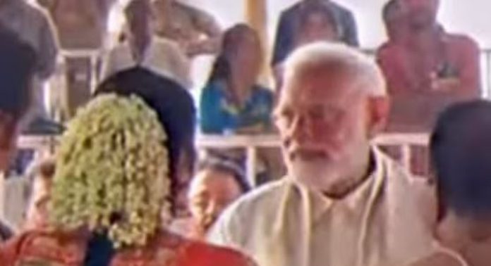 സുരേഷ് ഗോപിയുടെ മകളുടെ വിവാഹത്തിൽ പ്രധാനമന്ത്രി പങ്കെടുത്തു സുരേഷ് ഗോപിയുടെ മകളുടെ വിവാഹത്തിൽ പ്രധാനമന്ത്രി പങ്കെടുത്തു