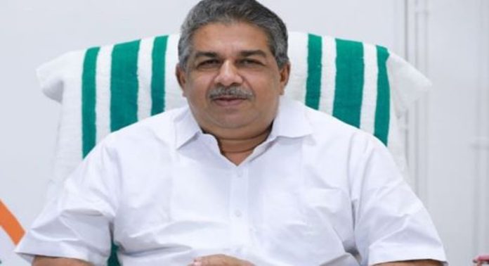 ഗവർണർക്ക് ആരോഗ്യ പ്രശ്നങ്ങൾ ഉണ്ടാകും ; ഒഴിഞ്ഞുമാറി സജി ചെറിയാൻ ഗവർണർക്ക് ആരോഗ്യ പ്രശ്നങ്ങൾ ഉണ്ടാകും ; ഒഴിഞ്ഞുമാറി സജി ചെറിയാൻ