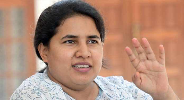 മാസപ്പടി ആരോപണം; കേന്ദ്ര അന്വേഷണം സംബന്ധിച്ച രേഖകൾ ഹാജരാക്കണമെന്ന് ഹൈക്കോടതി മാസപ്പടി ആരോപണം; കേന്ദ്ര അന്വേഷണം സംബന്ധിച്ച രേഖകൾ ഹാജരാക്കണമെന്ന് ഹൈക്കോടതി