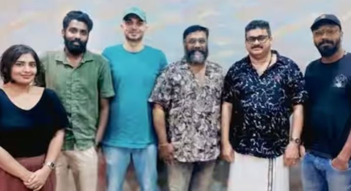 പുതിയ ചിത്രവുമായി മെലാഞ്ച് ഫിലിം ഹൗസ്; സംവിധാനം ഷാനിൽ മുഹമ്മദ് ; പ്രഖ്യാപനവുമായി അണിയറ പ്രവർത്തകർ പുതിയ ചിത്രവുമായി മെലാഞ്ച് ഫിലിം ഹൗസ്; സംവിധാനം ഷാനിൽ മുഹമ്മദ് ; പ്രഖ്യാപനവുമായി അണിയറ പ്രവർത്തകർ