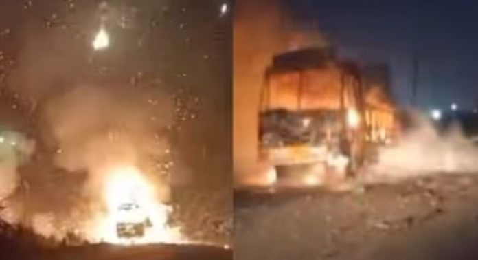 തമിഴ്നാട്ടിൽനിന്ന് അയോധ്യയിലേക്ക് വെടിമരുന്നുമായി പോയ ട്രക്ക് തീപിടിച്ച് നശിച്ചു തമിഴ്നാട്ടിൽനിന്ന് അയോധ്യയിലേക്ക് വെടിമരുന്നുമായി പോയ ട്രക്ക് തീപിടിച്ച് നശിച്ചു