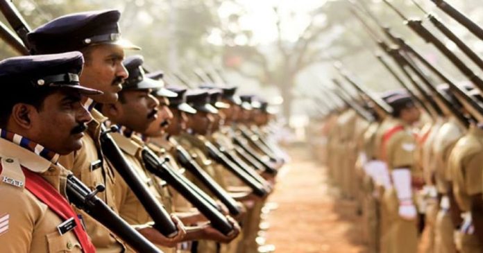 കേരള പൊലീസിൽ ഇനി മുതൽ സൈബർ ഡിവിഷനും ; ആഭ്യന്തര വകുപ്പ് അനുമതി നൽകി കേരള പൊലീസിൽ ഇനി മുതൽ സൈബർ ഡിവിഷനും ; ആഭ്യന്തര വകുപ്പ് അനുമതി നൽകി