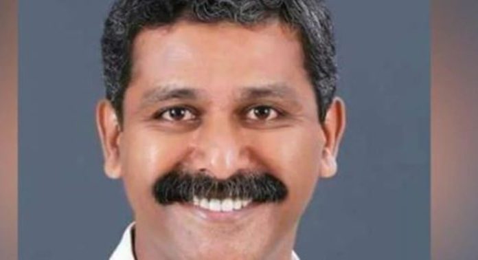 രഞ്ജിത്ത് ശ്രീനിവാസൻ വധക്കേസ് ; ‘വിധിയിൽ തൃപ്തി, ശിക്ഷ അറിയാൻ കാത്തിരിക്കുന്നു’വെന്ന് ഭാര്യ രഞ്ജിത്ത് ശ്രീനിവാസൻ വധക്കേസ് ; ‘വിധിയിൽ തൃപ്തി, ശിക്ഷ അറിയാൻ കാത്തിരിക്കുന്നു’വെന്ന് ഭാര്യ