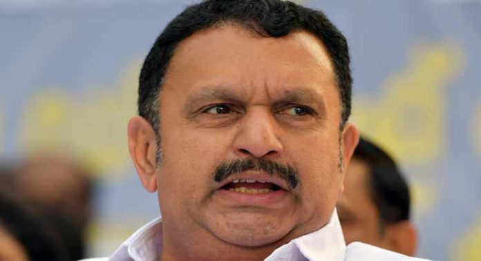 മുഖ്യമന്ത്രിക്കെതിരെ രൂക്ഷ വിമർശനവുമായി കെ.മുരളീധരൻ എംപി മുഖ്യമന്ത്രിക്കെതിരെ രൂക്ഷ വിമർശനവുമായി കെ.മുരളീധരൻ എംപി