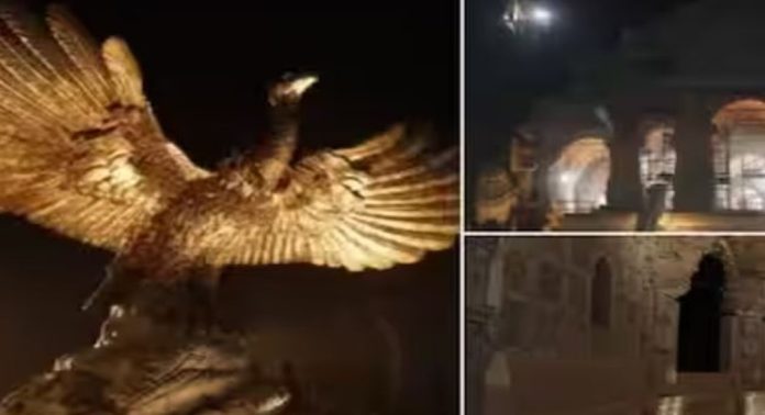 അയോധ്യ രാമക്ഷേത്രത്തിനുള്ളിലെ അത്യപൂർവ കാഴ്ച്ച; വീഡിയോ വൈറൽ, ഇതാണ് രാമജന്മ ഭൂമിയെന്ന് ജനങ്ങൾ….! അയോധ്യ രാമക്ഷേത്രത്തിനുള്ളിലെ അത്യപൂർവ കാഴ്ച്ച; വീഡിയോ വൈറൽ, ഇതാണ് രാമജന്മ ഭൂമിയെന്ന് ജനങ്ങൾ….!