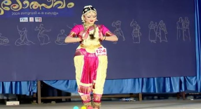 സംസ്ഥാന സ്കൂൾ കലോത്സവം മൂന്നാം ദിവസം ; കുതിപ്പ് തുടർന്ന് കണ്ണൂർ, പിന്നാലെ കോഴിക്കോടും പാലക്കാടും സംസ്ഥാന സ്കൂൾ കലോത്സവം മൂന്നാം ദിവസം ; കുതിപ്പ് തുടർന്ന് കണ്ണൂർ, പിന്നാലെ കോഴിക്കോടും പാലക്കാടും