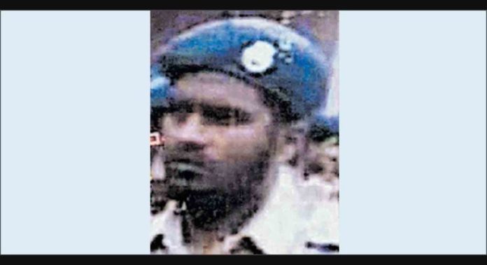 കൈവെട്ട് കേസ് ; പ്രതിയെ എൻ.ഐ.എ. തിരിച്ചറിഞ്ഞത് കുഞ്ഞിന്റെ ജനനസർട്ടിഫിക്കറ്റുവെച്ച് കൈവെട്ട് കേസ് ; പ്രതിയെ എൻ.ഐ.എ. തിരിച്ചറിഞ്ഞത് കുഞ്ഞിന്റെ ജനനസർട്ടിഫിക്കറ്റുവെച്ച്