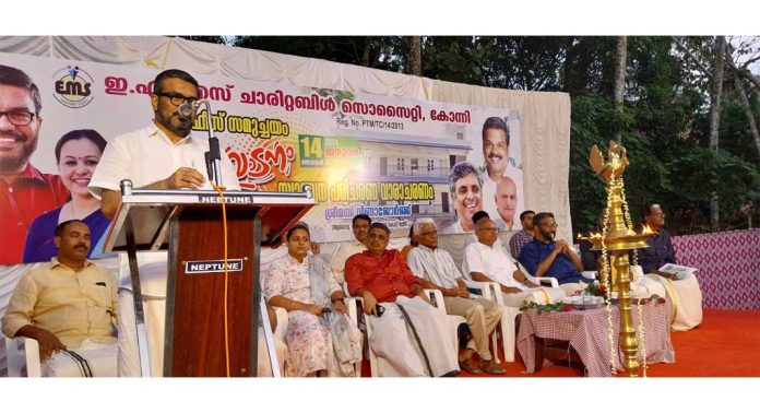 ജനകീയ ബദലുകളിലൂടെ പ്രതിസന്ധികളെ കൂട്ടായി നേരിടുന്ന ജനകീയ മാതൃക കേരളത്തിന്റെ മാത്രം സവിശേഷത ജനകീയ ബദലുകളിലൂടെ പ്രതിസന്ധികളെ കൂട്ടായി നേരിടുന്ന ജനകീയ മാതൃക കേരളത്തിന്റെ മാത്രം സവിശേഷത
