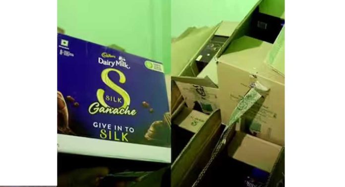 പൂട്ട് പൊളിച്ച് കാഞ്ഞങ്ങാട്ടെ കടയില് കയറിയ കള്ളന്മാര് കൊണ്ട് പോയത് അര ലക്ഷത്തോളം രൂപയുടെ ചോക്ലേറ്റ് പൂട്ട് പൊളിച്ച് കാഞ്ഞങ്ങാട്ടെ കടയില് കയറിയ കള്ളന്മാര് കൊണ്ട് പോയത് അര ലക്ഷത്തോളം രൂപയുടെ ചോക്ലേറ്റ്