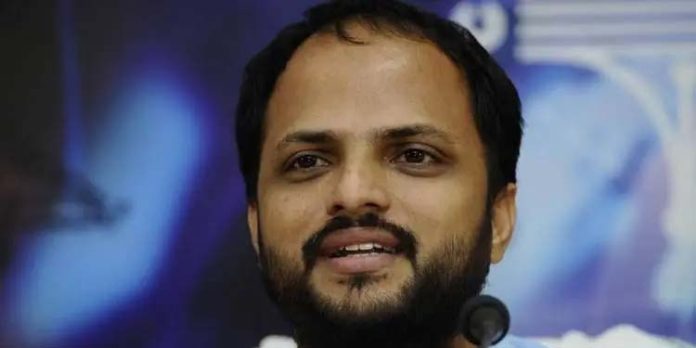 കാണികളുമായി തര്ക്കിച്ച് ജൂഡ് ആന്റണി ; കെഎല്എഫ് വേദിയില് തര്ക്കം കാണികളുമായി തര്ക്കിച്ച് ജൂഡ് ആന്റണി ; കെഎല്എഫ് വേദിയില് തര്ക്കം