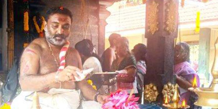 അടൂർ പാർത്ഥസാരഥി ക്ഷേത്രത്തിൽ നവകം കലശാഭിഷേകം ആരംഭിച്ചു അടൂർ പാർത്ഥസാരഥി ക്ഷേത്രത്തിൽ നവകം കലശാഭിഷേകം ആരംഭിച്ചു