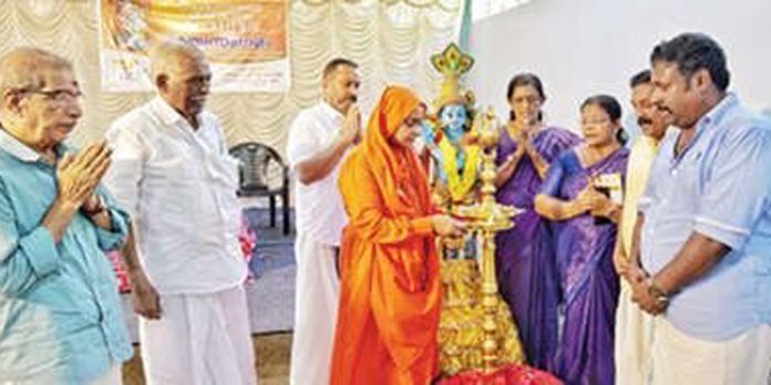 ആനന്ദേശ്വരം ശിവക്ഷേത്രത്തിൽ നടന്ന മാതൃസംഗമം ഉദ്ഘാടനം ചെയ്തു ആനന്ദേശ്വരം ശിവക്ഷേത്രത്തിൽ നടന്ന മാതൃസംഗമം ഉദ്ഘാടനം ചെയ്തു