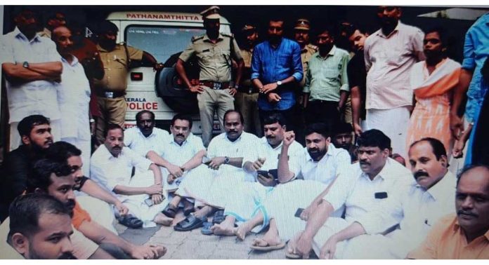 രാഹുല് മാങ്കൂട്ടത്തിലിനെ അറസ്റ്റ് ചെയ്ത നടപടി ജനാധിപത്യ ധ്വംസംനം : പ്രൊഫ. സതീഷ് കൊച്ചുപറമ്പില് രാഹുല് മാങ്കൂട്ടത്തിലിനെ അറസ്റ്റ് ചെയ്ത നടപടി ജനാധിപത്യ ധ്വംസംനം : പ്രൊഫ. സതീഷ് കൊച്ചുപറമ്പില്