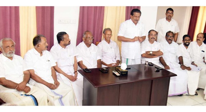 പിണറായി സർക്കാരിന്റെ കർഷകരോടുള്ള അവഗണനയ്ക്കെതിരെ കർഷക ലോങ്ങ് മാർച്ച് നടത്തും ; അഡ്വ.മോൻസ് ജോസഫ് എം എൽ എ പിണറായി സർക്കാരിന്റെ കർഷകരോടുള്ള അവഗണനയ്ക്കെതിരെ കർഷക ലോങ്ങ് മാർച്ച് നടത്തും ; അഡ്വ.മോൻസ് ജോസഫ് എം എൽ എ