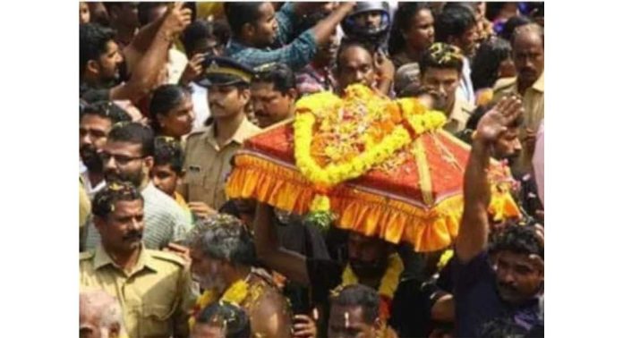 തിരുവാഭരണ ഘോഷയാത്രയ്ക്ക് നാളെ റാന്നി താലൂക്കില് സ്വീകരണം നല്കും തിരുവാഭരണ ഘോഷയാത്രയ്ക്ക് നാളെ റാന്നി താലൂക്കില് സ്വീകരണം നല്കും