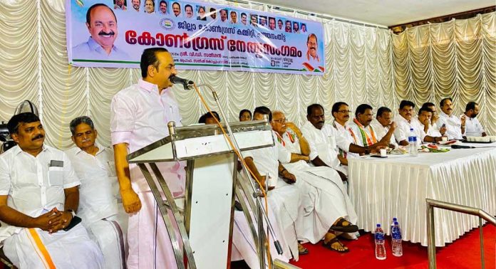 പിണറായി വിജയൻ നരേന്ദ്ര മോഡിയുടെ വിനീത വിധേയൻ ; വി.ഡി സതീശൻ പിണറായി വിജയൻ നരേന്ദ്ര മോഡിയുടെ വിനീത വിധേയൻ ; വി.ഡി സതീശൻ
