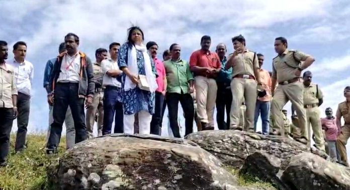 മകരവിളക്കിനോടനുബന്ധിച്ച് ഒരുക്കേണ്ട ക്രമീകരണങ്ങൾ ഇടുക്കി ജില്ലാ ഭരണകൂടം വിലയിരുത്തി മകരവിളക്കിനോടനുബന്ധിച്ച് ഒരുക്കേണ്ട ക്രമീകരണങ്ങൾ ഇടുക്കി ജില്ലാ ഭരണകൂടം വിലയിരുത്തി