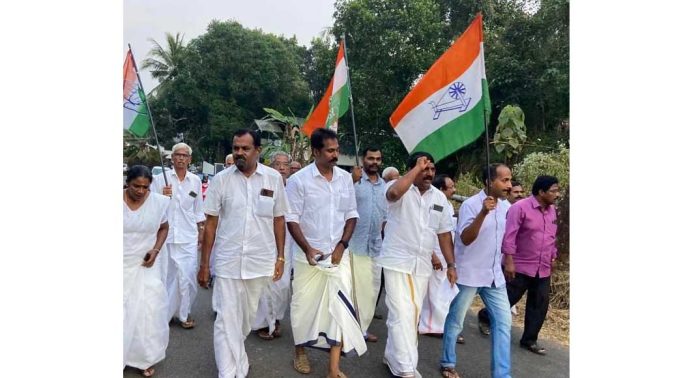 രാഹുൽ മാങ്കൂട്ടത്തെ അറസ്റ്റു ചെയ്ത പോലീസ് നടപടി ; ചെന്നീർക്കര മണ്ഡലം കോൺഗ്രസ് കമ്മിറ്റി പ്രതിഷേധ പ്രകടനം നടത്തി രാഹുൽ മാങ്കൂട്ടത്തെ അറസ്റ്റു ചെയ്ത പോലീസ് നടപടി ; ചെന്നീർക്കര മണ്ഡലം കോൺഗ്രസ് കമ്മിറ്റി പ്രതിഷേധ പ്രകടനം നടത്തി