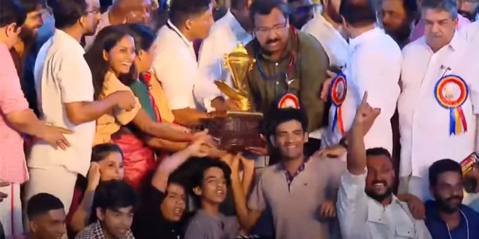 സ്വർണക്കപ്പ് നേടിയ ‘കണ്ണൂർ സ്ക്വാഡിന്’ ഇന്ന് ഗംഭീര സ്വീകരണം സ്വർണക്കപ്പ് നേടിയ ‘കണ്ണൂർ സ്ക്വാഡിന്’ ഇന്ന് ഗംഭീര സ്വീകരണം