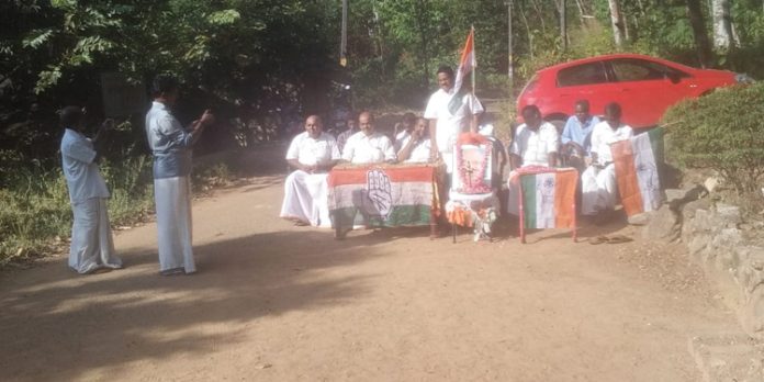 കോൺഗ്രസ് കൊടുമൺ മണ്ഡലം കമ്മറ്റിയുടെ നേതൃത്വത്തിൽ ഗാന്ധി രക്തസാക്ഷിത്വ ദിനാചരണം നടത്തി കോൺഗ്രസ് കൊടുമൺ മണ്ഡലം കമ്മറ്റിയുടെ നേതൃത്വത്തിൽ ഗാന്ധി രക്തസാക്ഷിത്വ ദിനാചരണം നടത്തി