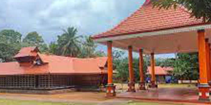 കോട്ടാങ്ങൽ മഹാഭദ്രകാളി ക്ഷേത്രത്തിലെ എട്ടുപടയണിക്ക് ഇന്ന് ചൂട്ടുവെക്കും കോട്ടാങ്ങൽ മഹാഭദ്രകാളി ക്ഷേത്രത്തിലെ എട്ടുപടയണിക്ക് ഇന്ന് ചൂട്ടുവെക്കും